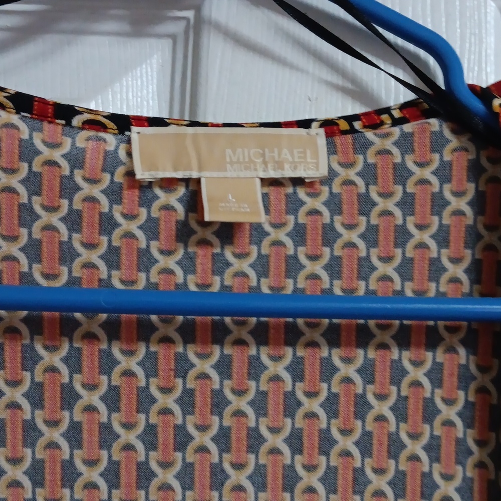 MK Blouse - Picture 2 of 3